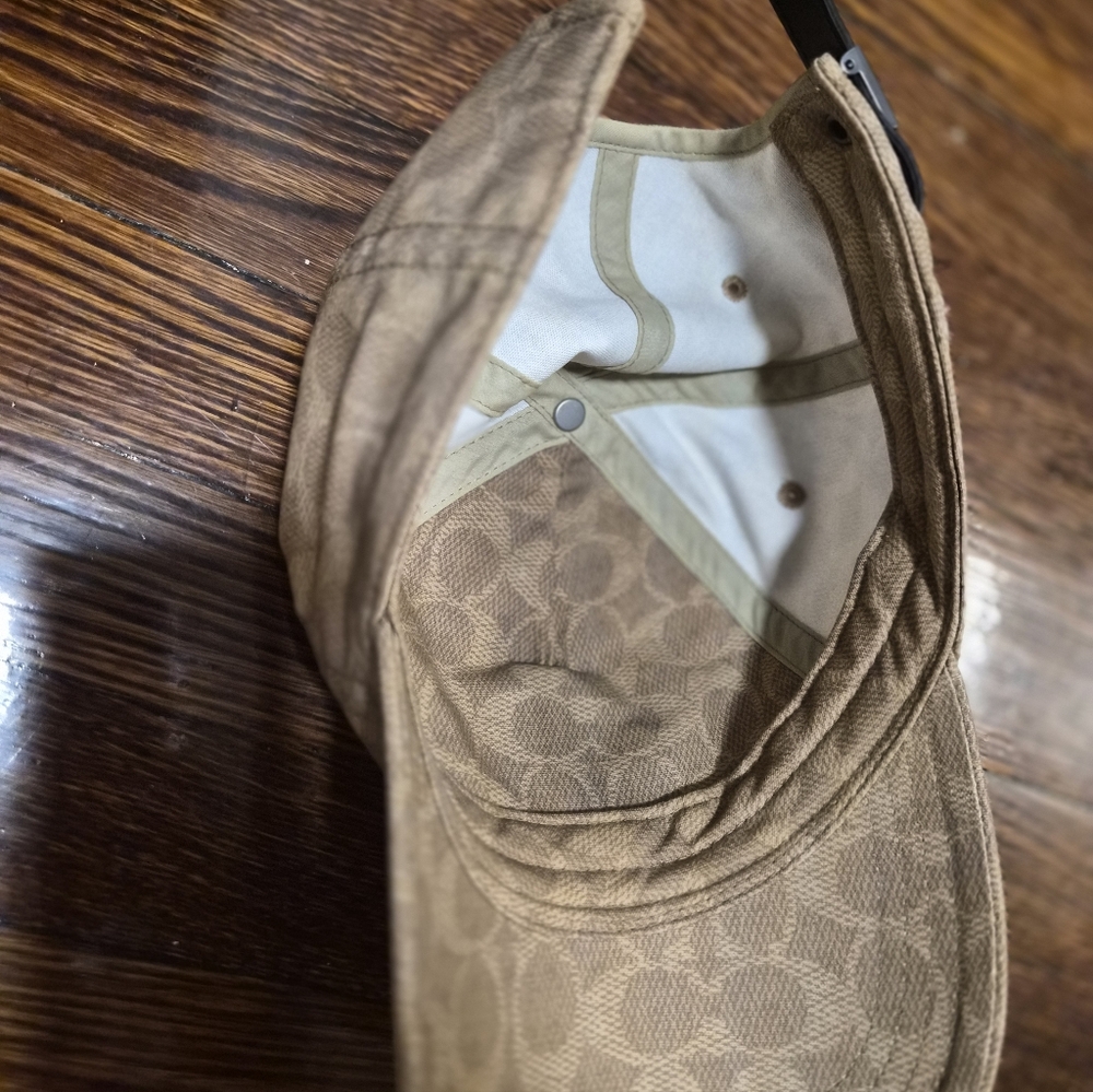 Coach Signature Pattern Tan Cap - Picture 3 of 3